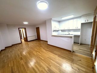 Lloguer Pis a Carrer àngel guimerà 3. Piso reformado y luminoso en carretera principal
