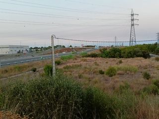 Finca rústica a Carrer fusteries 1. Finca rústica de 4.000 m² aprox con máxima visibilidad junto aut