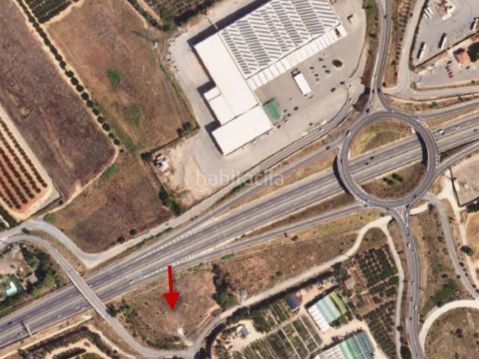Foto cf045209-fa74-4e17-aede-e3f5cf86e4a3. Finca rústica a carrer fusteries 1 a Cambrils port Cambrils