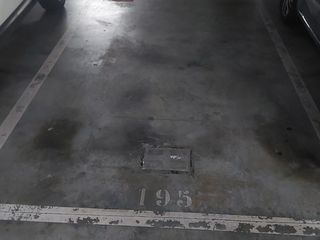 Lloguer Aparcament cotxe a Passeig de l'havana 15. Plaza de párquing coche grande