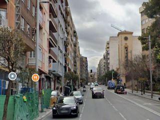 Flat in Avenida de madrid  32