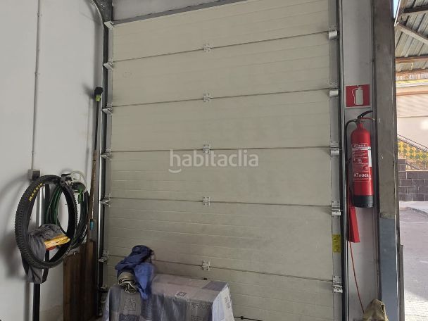 Foto 88c2656d-be29-4707-9bf1-2f92ef66b3b5. Parking coche en carrer baix ebre 4 garaje acceso doble puerta + altillo + wc en Valls