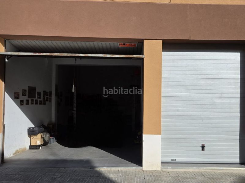 Foto cd4fa271-6a90-46ea-9a32-1aa2a25f9e45. Parking coche en carrer baix ebre 4 garaje acceso doble puerta + altillo + wc en Valls