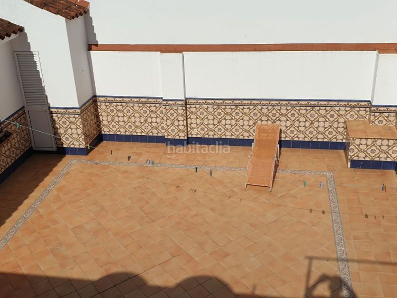 Foto 12ba5e72-4e9d-4bf7-90ce-8129866e3430. Casa adossada a calle velázquez 11 a Algaba (La)