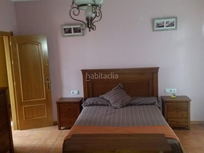 Foto 413eb069-d991-443e-b872-785cc1d5b44b. Casa adossada a calle velázquez 11 a Algaba (La)