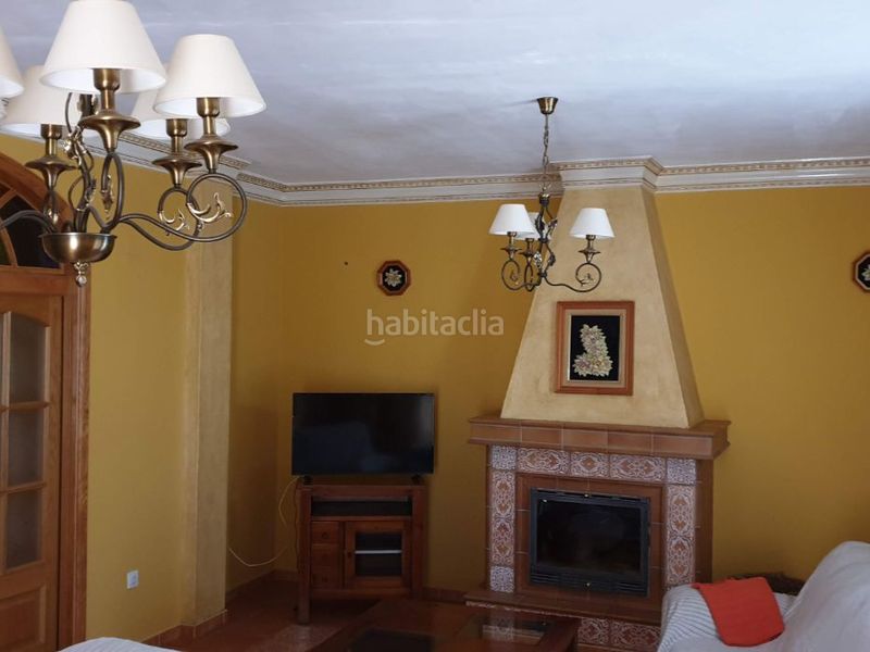Foto 687306d5-3e3e-47c7-96b6-9ef8647d62ef. Casa adossada a calle velázquez 11 a Algaba (La)