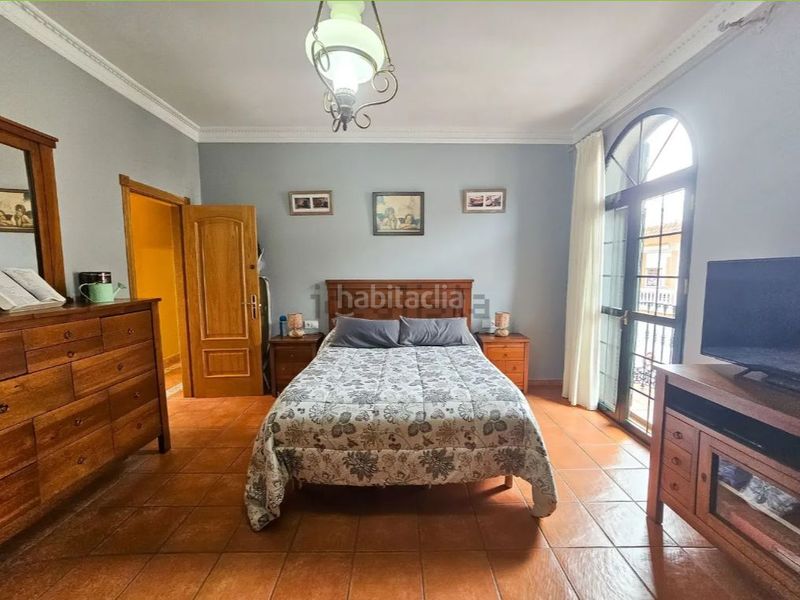 Foto af590e37-f4f8-4519-99fb-051a32f3794f. Casa adossada a calle velázquez 11 a Algaba (La)