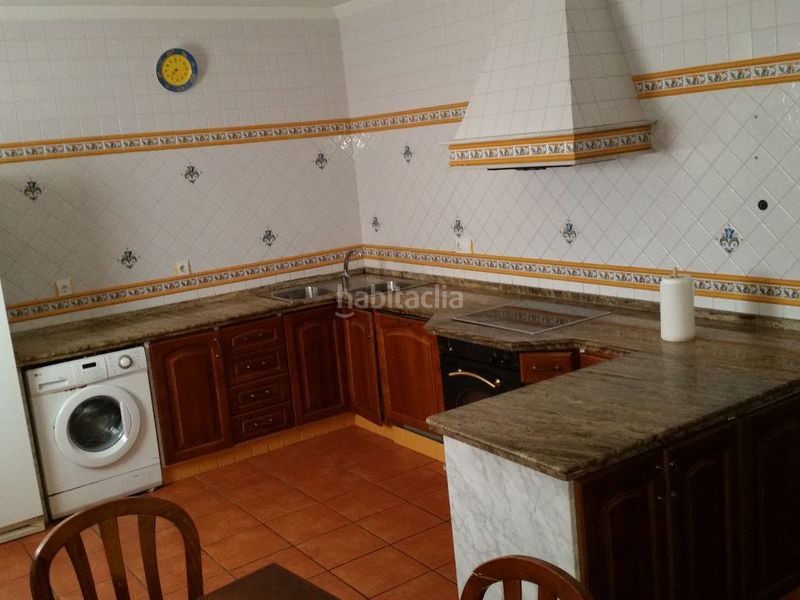 Foto c1321b26-5f37-4d24-8dde-75ed85516cfc. Casa adossada a calle velázquez 11 a Algaba (La)