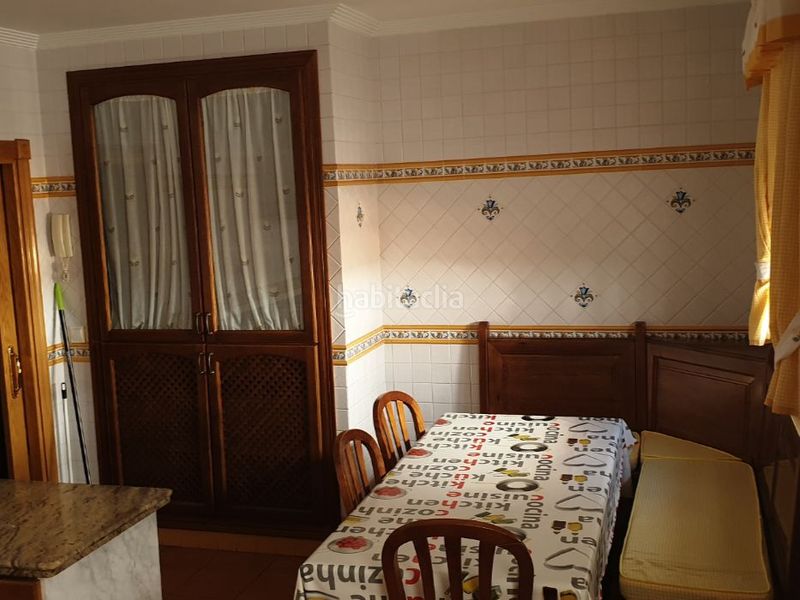 Foto e67a1f32-2ef3-4a9a-af27-eee6fe97e58d. Casa adossada a calle velázquez 11 a Algaba (La)