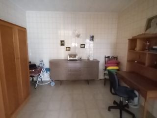 Terreno residenziale in Calle de joaquín chapaprieta, numero 53,1 56. Casa planta baja para reformar o utilizar como solar