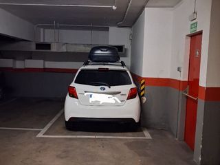 Lloguer Aparcament cotxe a Fabra i puig 457. Parking vigilado coche mediano
