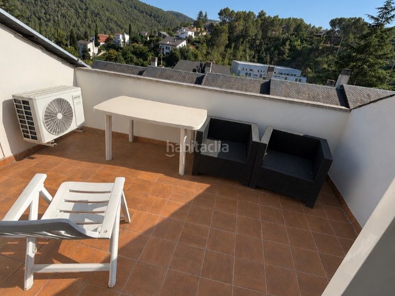 Foto e649e791-edcf-4bc7-ad5f-132dcdc61619. Casa adossada a calle lluis millet 14 a Corbera de Llobregat