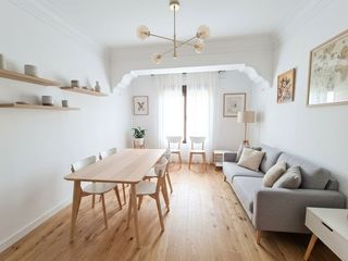 Pis a Carrer de conca 89. Vivienda con esencia valenciana, techos altos y una ubicación pr