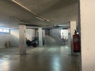 Aparcament cotxe a Carrer de fra francesc eiximenis 5. Plaza parking en venta
