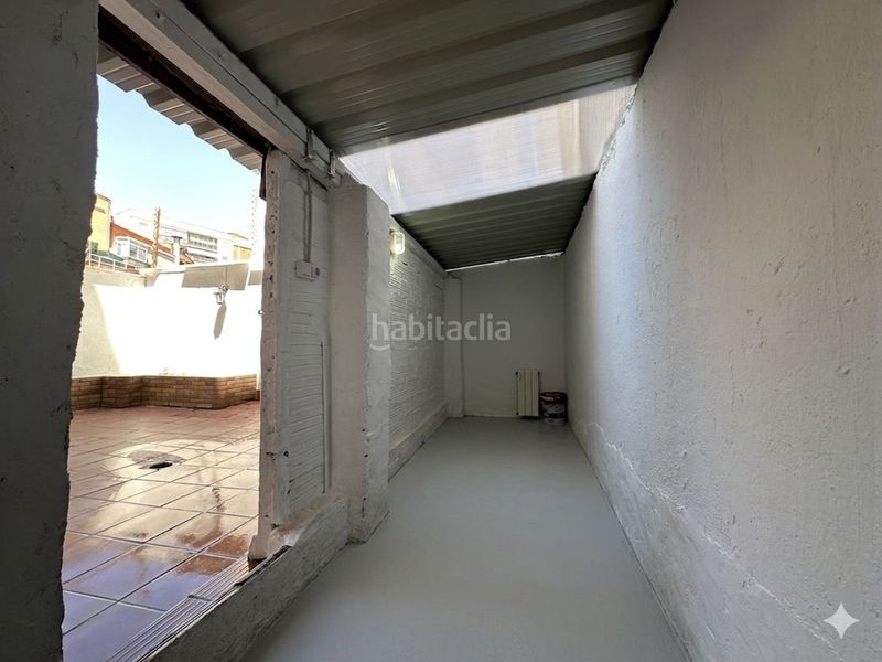Foto 1d9c19ec-4f6f-4fd3-9bd9-26fe11654a75. Piso en carrer de i'alzina 14 reformado, luminoso y con gran terraza en Barberà del Vallès
