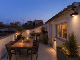Chalet in Calle liszt 11. Edificio unifamiliar reformado | 3 plantas + terraza | parque de