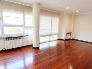 Piso en Sant gervasio de cassoles 31. Amplio piso de 122 m² con gran potencial de reforma en el corazó