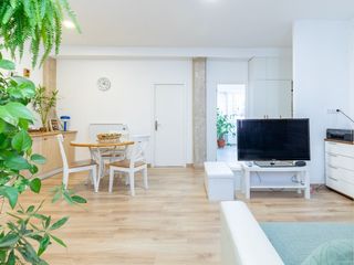 Miete Etagenwohnung in Carrer de mistral 46. Luminoso piso en la plaza de benimaclet | a/c | wifi |