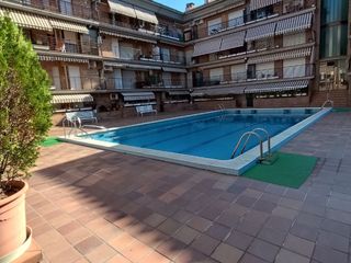 Apartament a Camós 8. Apartamento con acceso directo a la piscina y a 2 minutos de la