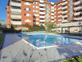 Duplex à Antillas 26. Exclusivo dúplex con piscina comunitaria en fenals, una de las m