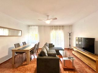 Rent Flat in Calle princesa mercedes 13. Vive con luz de mañana: 2 habitaciones y amplia terraza