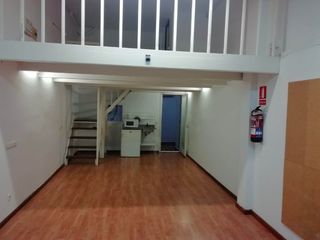 Lloguer Local Comercial a Badó 12. Despatx/estudi en lloguer al centre de sant just