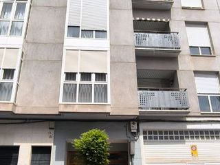 Appartamento in Calle teatro 15. Piso céntrico ,3 habitaciones y 2 baños