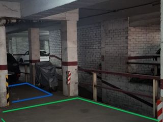 Autoparkplatz in C. sant francesc xavier 32. Parquing centro esplugues de llobregat