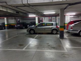 Location Parking voiture à Paseo castilla 9. Garaje en alquiler