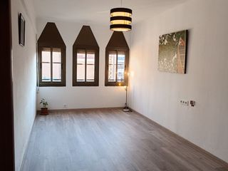 Piso en Ferrocarrils catalans  81. Piso reformado,muy luminoso y fresco