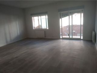 Rent Flat in Peña de la miel  12. Piso recién reformado al lado del centro de madrid