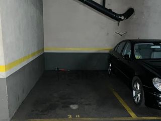 Miete Autoparkplatz in Galileu 23. Alquiler de garaje en calle de galileu, 23