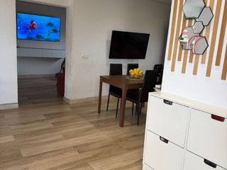 Haus in Av. argimont 00. Casa seminueva con 1.100 m² de parcela, placas solares y lista p