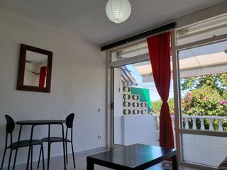 Rent Apartment in Calle jaume de pahissa  36. Apartamento con mucha luz y zona tranquila