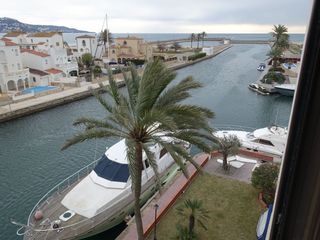 Lloguer Apartament a Carrer cavall de mar 38. Alquiler anual apartamento frente mar