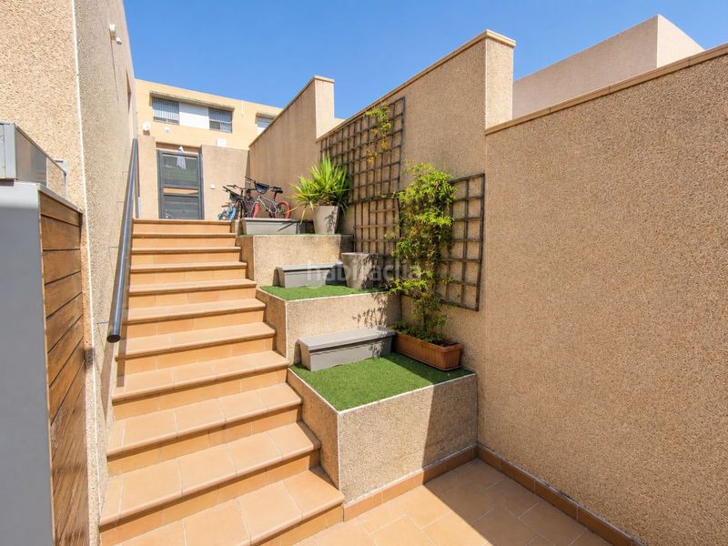 Foto c263bfe3-c5b3-42bd-bd18-1855640d80e6. Chalet in calle de la camelia 24 in Buenavista-Valparaíso-La Legua Toledo