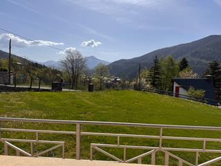 Xalet a Camí de la serreta 12. Casa independiente con parcela de 1.333 m², amplio jardín y vist