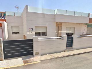Chalet en Aguamarina 26. Casa adosada reformada y amueblada