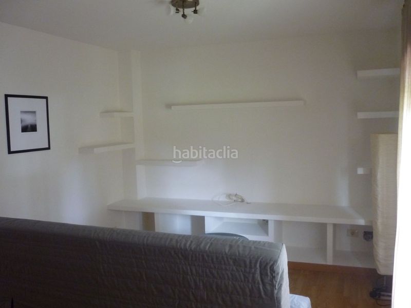 Foto 6aa6e4c6-0f00-4df8-8080-56364a40d0d2. Casa en camiño casal 5 edificio con 4 viviendas en san xoan - 326 m2 y parcela - se entrega vacio en Poio
