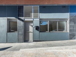Loft in Carrer de la mineta 4. Bajos tipo loft frente a la plaza de la fumera, zona alta de reu