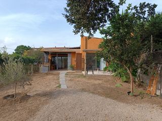 Rent Towny house in Carrer de girona 49. Casa pareada con jardín