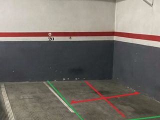 Lloguer Aparcament de moto a Carrer de valència 494. Plaza de moto grande