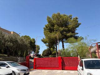 Piso en Calle pintor pedro camacho 2. Amplia vivienda con terraza, garaje y piscina comunitaria en ali