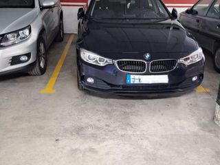 Autoparkplatz in Calle josep finestres 6-8. Plaza de parking coche grande.
