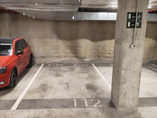 Autoparkplatz in Arcadi casanovas 11. Plaza de garaje de 12,67 m² con anexo para 2 bicicletas en la sí