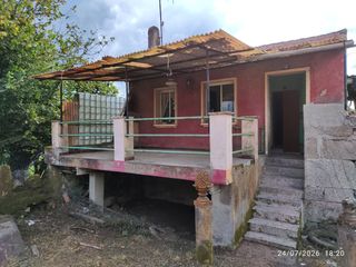 Masía en Lugar rouzos 27. Casa de piedra con finca anexa cerca de amoeiro (para reformar)