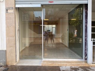 Lloguer Local Comercial a Calle de l’església  330. Alquiler de local en calle de l'església