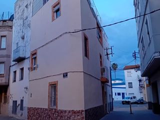 Maison à Carrer de sant llorenc 11. Casa cerca del puerto