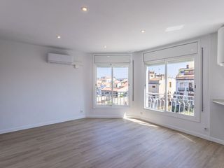 Appartement à Calle blanch 1. Ático totalmente reformado en el centro de malgrat de mar | a 1