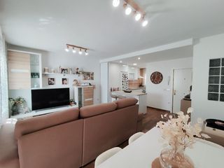 Pis a Camino de las cruces 35. Particular vende: piso premium reformado y amueblado de diseño e
